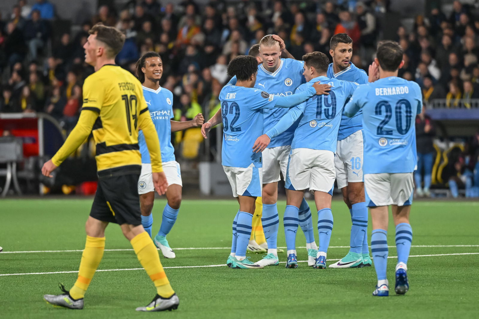 Manchester City Vs BSC Young Boys (UEFA Champions League Group Stage ...