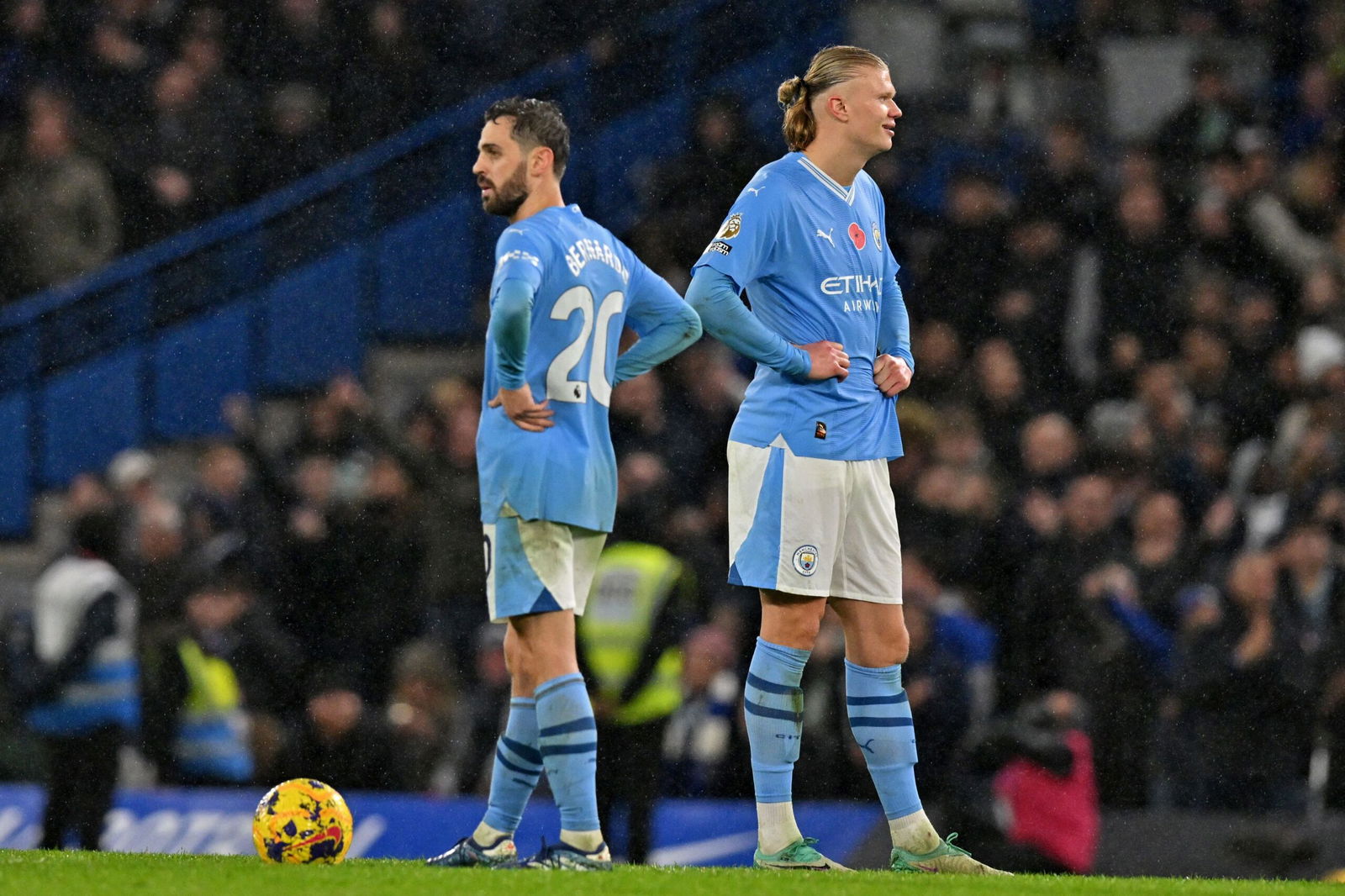 Manchester City e Chelsea empatam a quatro bolas - Renascença