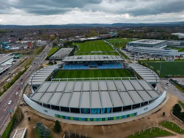 Manchester City unveils ambitious renewable energy project with more than 10,000 solar panels