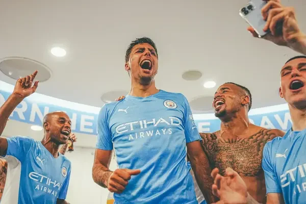 “I’m learning from you” – Rodri reveals yellow card trick learnt from Manchester City legend