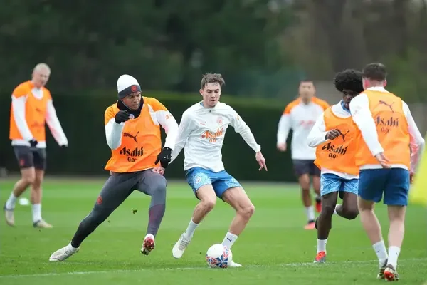 Manchester City starlet, 18, impressing in training, says Manuel Akanji