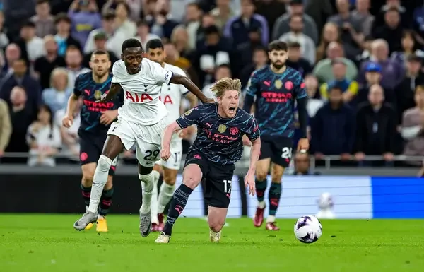 Kevin De Bruyne provides major injury update on tackle that “felt like a knife” against Tottenham
