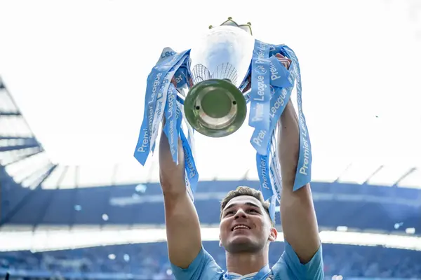 The two requirements for Manchester City to sell Julian Alvarez this summer revealed following end-of-season meeting The two requirements for Manchester City to sell Julian Alvarez this summer revealed following end-of-season meeting