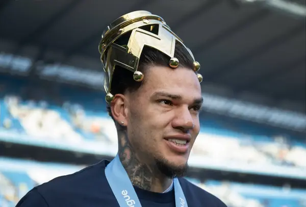 Manchester City’s Ederson subject to £31 million-per-year contract offer Manchester City’s Ederson subject to £31 million-per-year contract offer