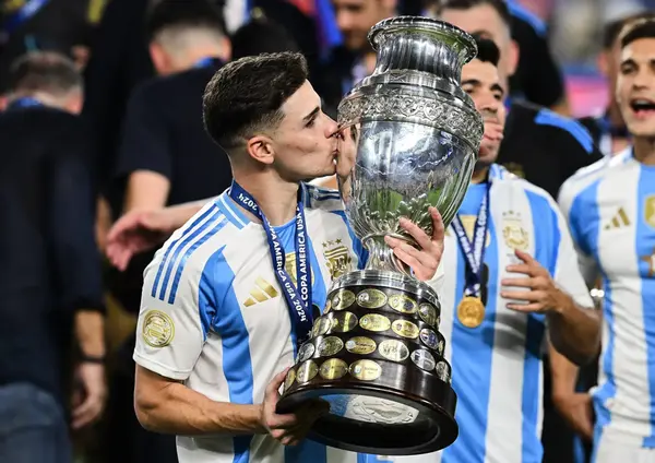 Julian Alvarez ‘willing’ to leave Manchester City as Atletico Madrid hold talks Julian Alvarez ‘willing’ to leave Manchester City as Atletico Madrid hold talks