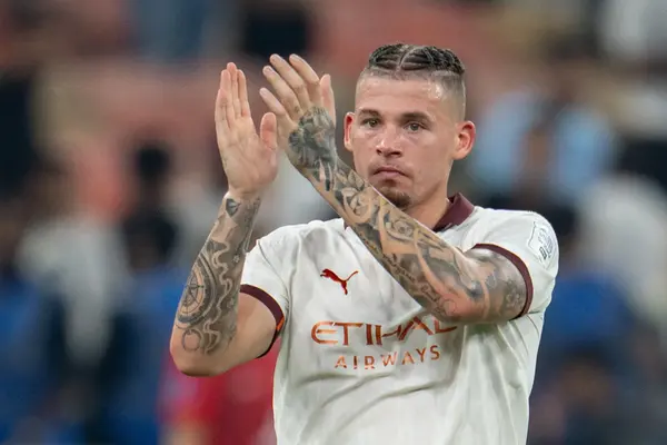 Kalvin Phillips - Nốt Trầm Của Tuyển Anh Trong Cuộc Hành Trình Đầy Thắng Lợi
