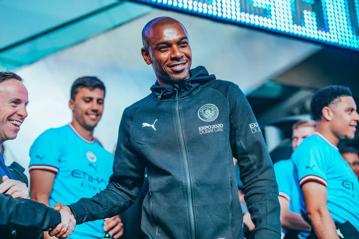 Manchester City legend Fernandinho announces retirement