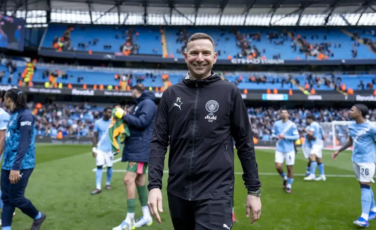 Manchester City handed Pep Lijnders contract update amid Pep Guardiola future talks